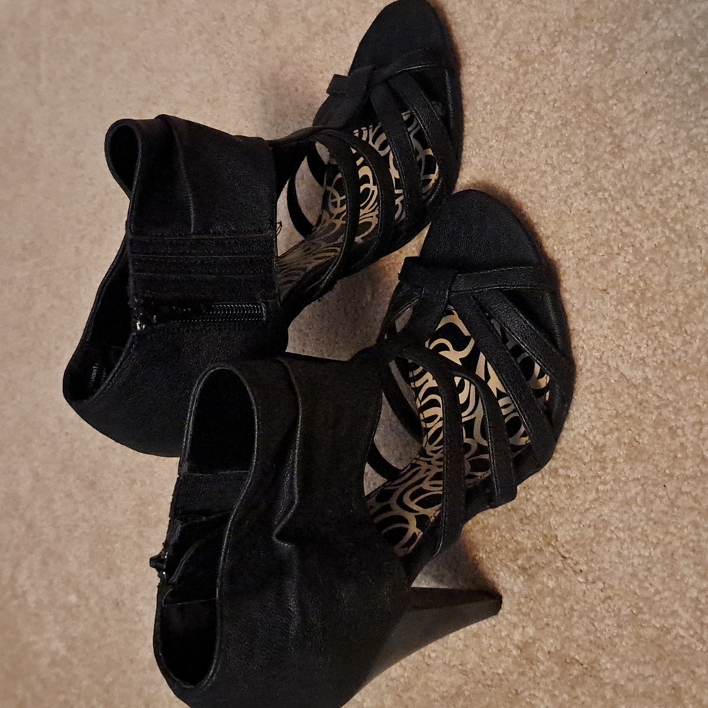 Unlisted heels , 8 1/2, blacks